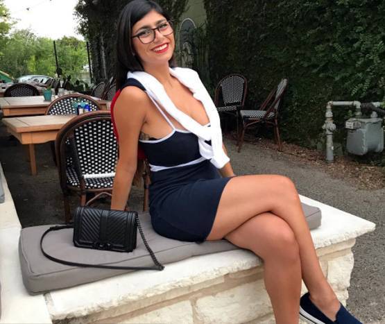 बॉयफ्रेंड संग ऐसी है मिया खलीफा की कैमिस्ट्री, तस्वीरों में देखें लाइफ