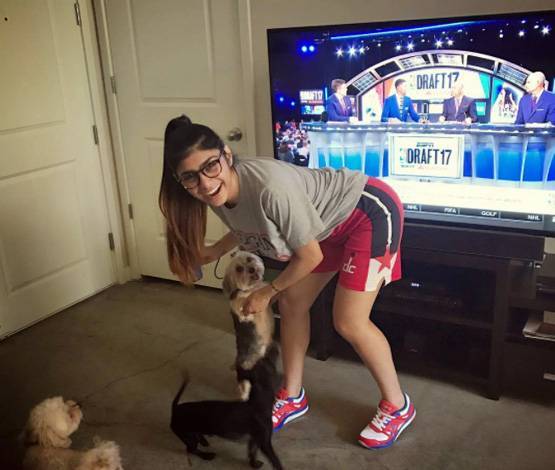 बॉयफ्रेंड संग ऐसी है मिया खलीफा की कैमिस्ट्री, तस्वीरों में देखें लाइफ