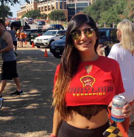 जब हिजाब में मिया खलीफा ने की एडल्ट फिल्म शूट, मिली धमकियां