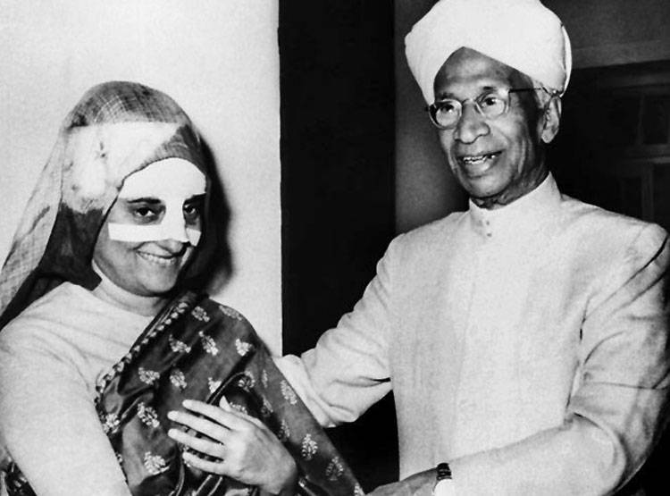 जब पत्थर लगने से टूट गई थी इंदिरा गांधी की नाक