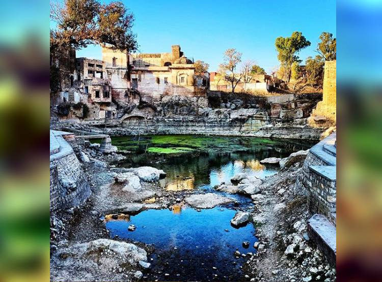 ब‍िना भारतीयों के मनेगी PAK के कटासराज मंद‍िर में महाशिवरात्रि