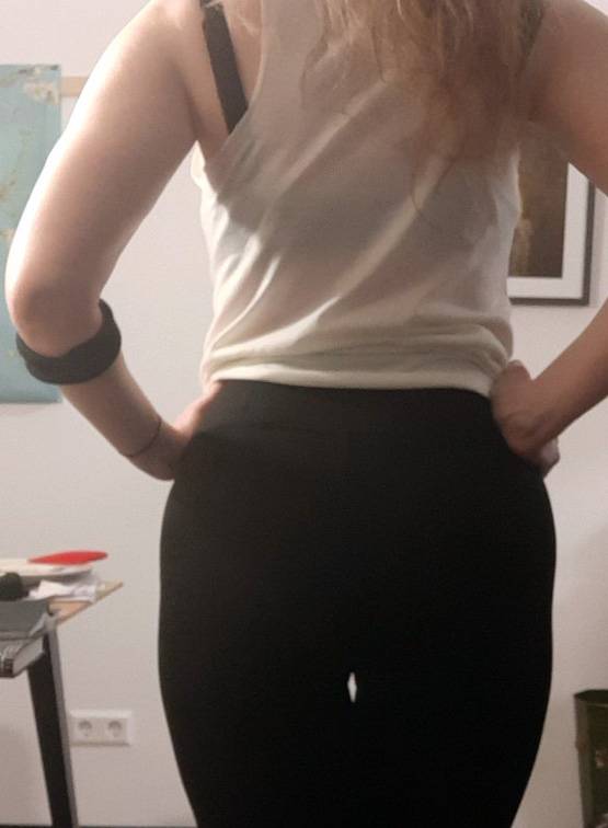 लड़कियों के लेगिंग्स पहनने पर क्यों मच गया हंगामा?