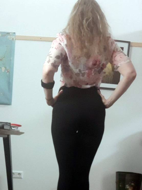 लड़कियों के लेगिंग्स पहनने पर क्यों मच गया हंगामा?