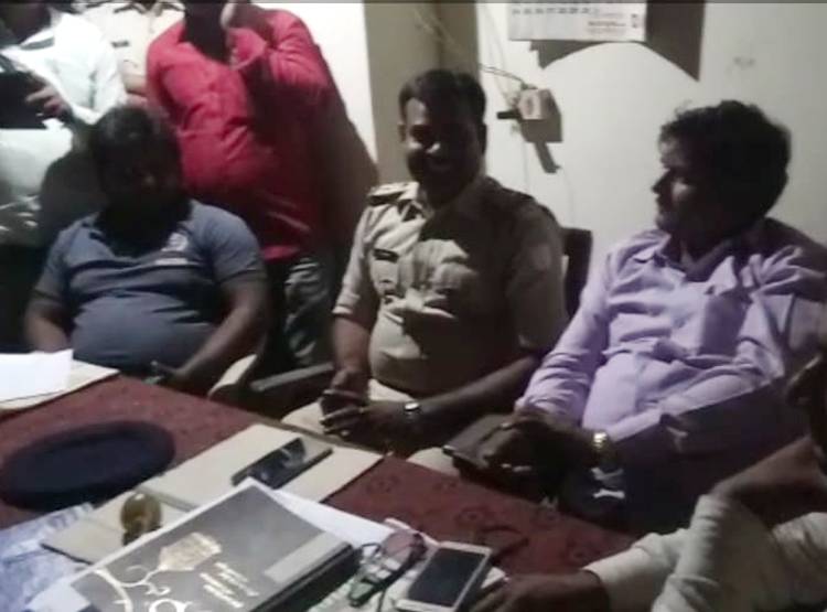 थाने में हुआ न‍िकाह, पुल‍िसकर्मी बने बाराती, घंटों चली ज‍िरह