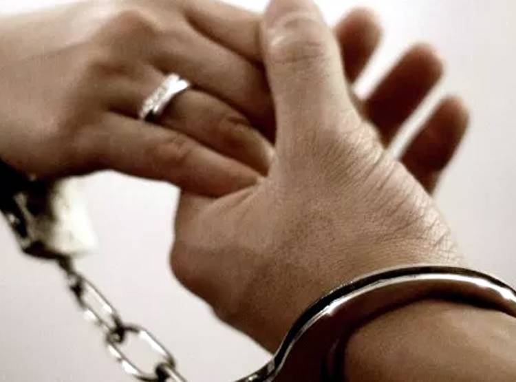 सुहागरात पर नाबाल‍िग को पता चला पत‍ि का नाम, जबरन शादी एक्सपोज