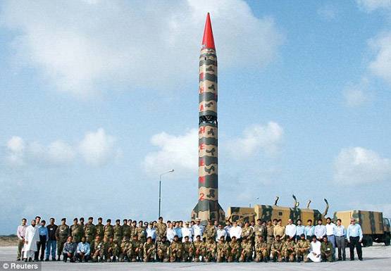 आखिर पाकिस्तान ने कैसे बनाया परमाणु बम?