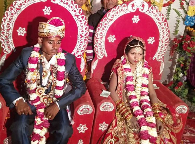 जयमाला के वक्त स्टेज पर आया प्रेमी, प्रेमिका को गोली मारी