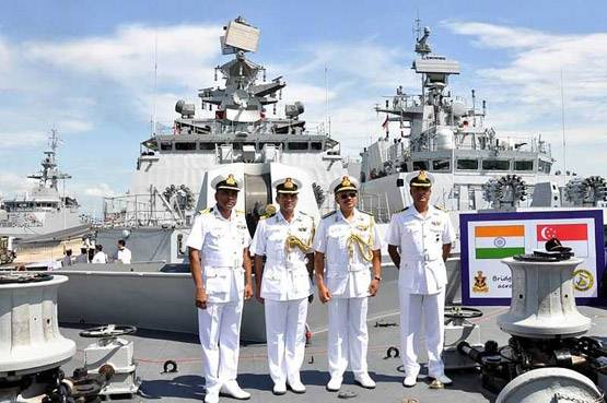 जानें- नेवी और एयरफोर्स पायलट में क्या है अंतर, अलग होती है ट्रेनिंग