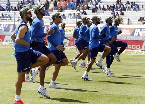 टीम इंडिया के आर्मी कैप पहनकर मैच खेलने पर पाकिस्तान को लगी मिर्ची