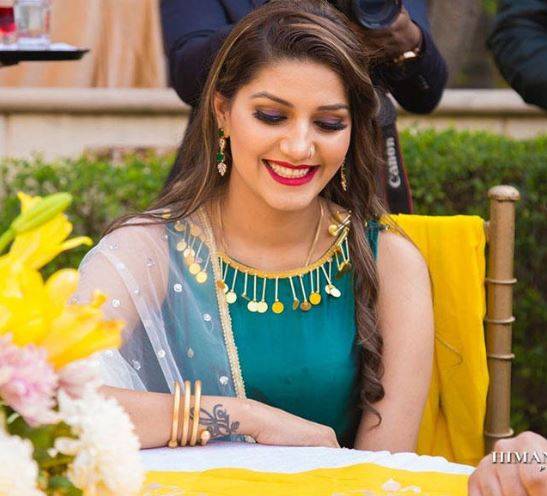 कभी 3100 रुपये में सपना चौधरी करती थीं प्रोग्राम, आज इतनी है फीस