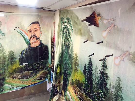 गुजरात के कारोबारी ने साड़ी पर उतार दी अभिनंदन की बहादुरी