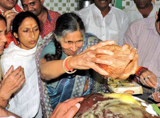 भारत की सबसे अमीर महिला, 4,62,88,11,00,000 रुपये है संपत्ति