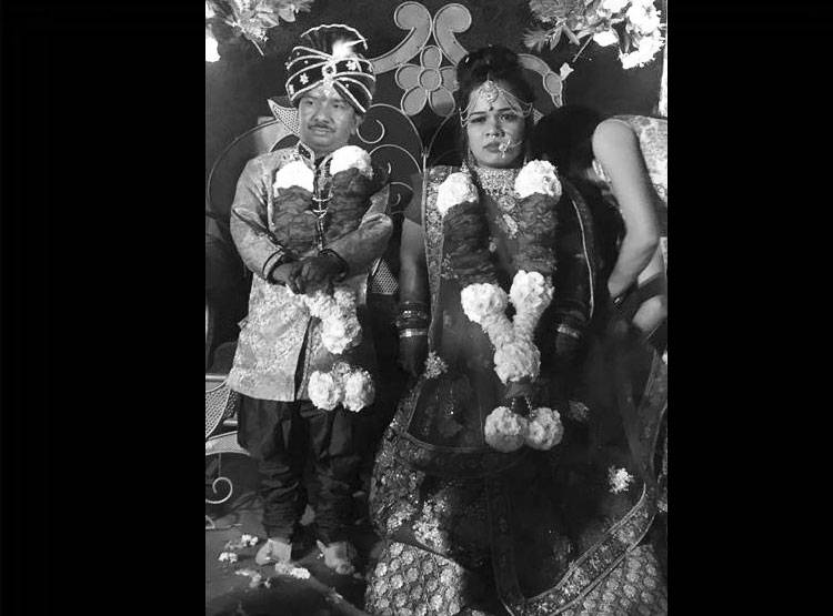 36 इंच के दूल्हा-दुल्हन ने रचाई शादी, देखने उमड़ पड़ा गांव