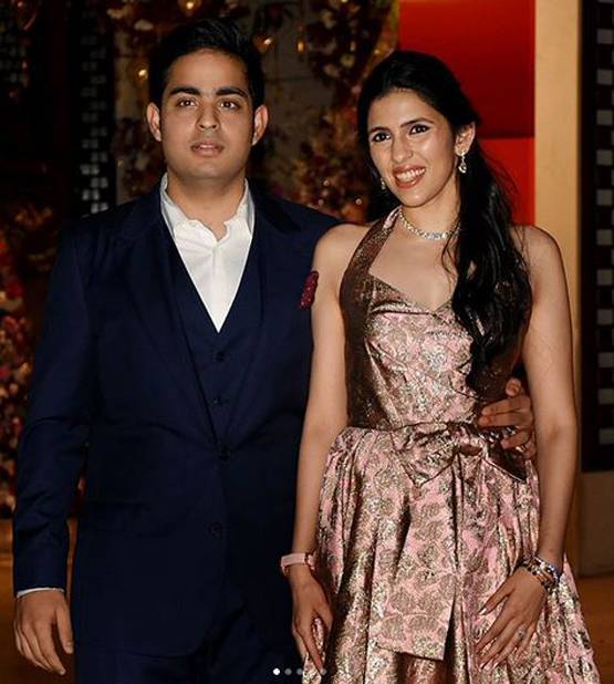 जानिए कौन हैं अंबानी परिवार की होने वाली बहू श्लोका मेहता?