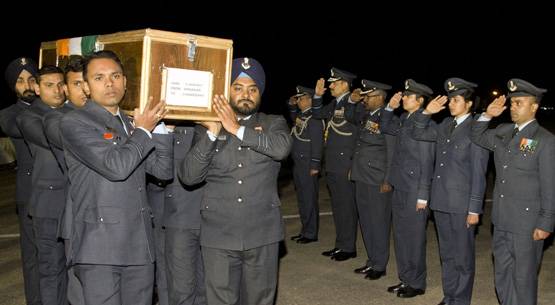 जब अभिनंदन के लिए मना रहे थे जश्न, इन शहीदों की हुई आखिरी विदाई