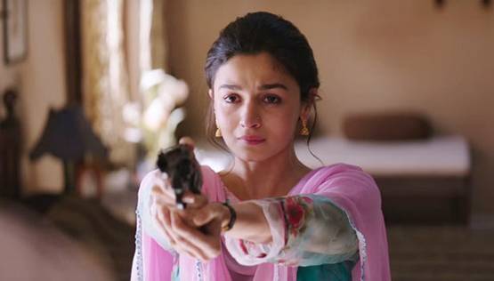 एक फिल्म के लिए सबसे ज्यादा फीस लेती हैं ये बॉलीवुड एक्ट्रेसेज