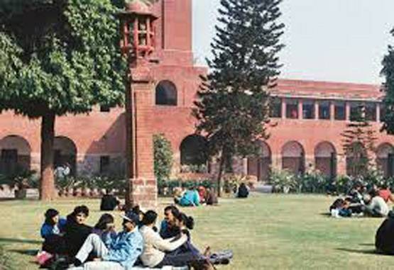 ये हैं देश के टॉप-10 और सस्ते कॉलेज, जहां फीस है महज 540 रुपये!