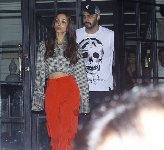 मलाइका की फोटो पर फराह का सवाल, अर्जुन की पोस्ट में यूं मिला 'जवाब'