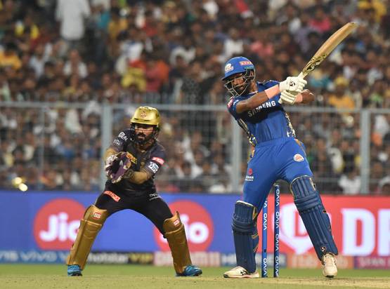 हार्दिक के हर छक्के पर टूट रहा था SRK का दिल, श्लोका मना रही थीं जश्न