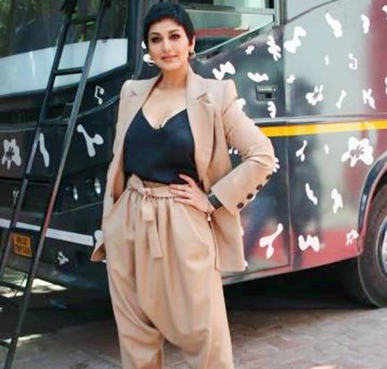 सोनाली की बेस्ट फ्रेंड कौन? वायरल हो रही हैं स्टनिंग लुक की तस्वीरें