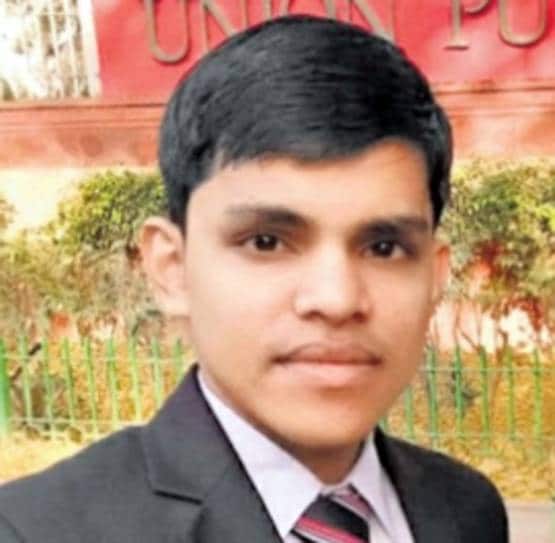 पेट्रोल पंप पर काम करने वाले का बेटा बनेगा IAS, पिता ने बेचा था घर