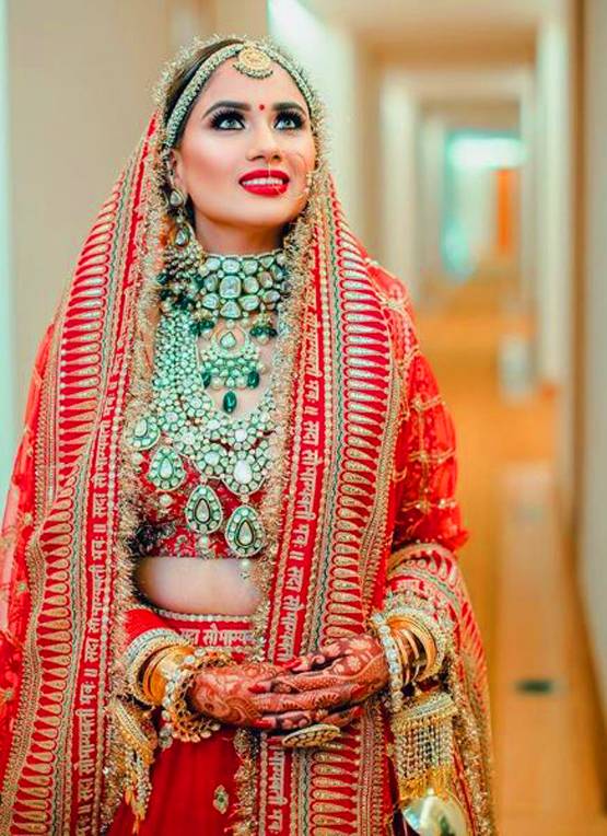 इस दुल्हन ने पहना दीपिका पादुकोण जैसा ब्राइडल लहंगा, वायरल हुआ लुक