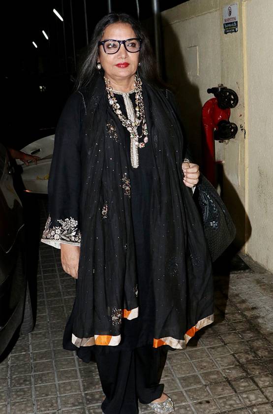 नो फादर्स इन कश्मीर की स्क्रीन‍िंग होस्ट करने पहुंचीं आल‍िया