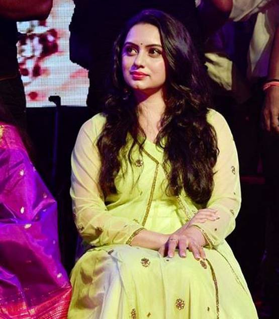 एक्ट्रेस की आपबीती: फिल्म के बदले निर्माता ने कहा था- 'एक रात सोना पड़ेगा'