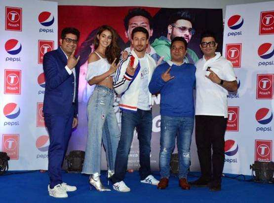 इवेंट में टाइगर-दिशा का जबरदस्त डांस, यूं दिखी केमिस्ट्री, PHOTOS