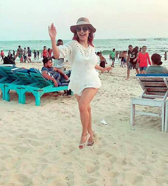 टीवी कपल का गोवा हॉलिडे, पति संग देबिना ने सेलिब्रेट किया बर्थडे