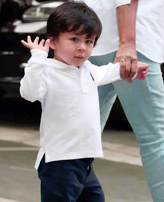 बड़े भाई इब्राहिम संग तैमूर की रेयर फोटो, सारा अली खान ने की शेयर