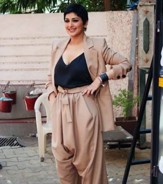 सोनाली की बेस्ट फ्रेंड कौन? वायरल हो रही हैं स्टनिंग लुक की तस्वीरें