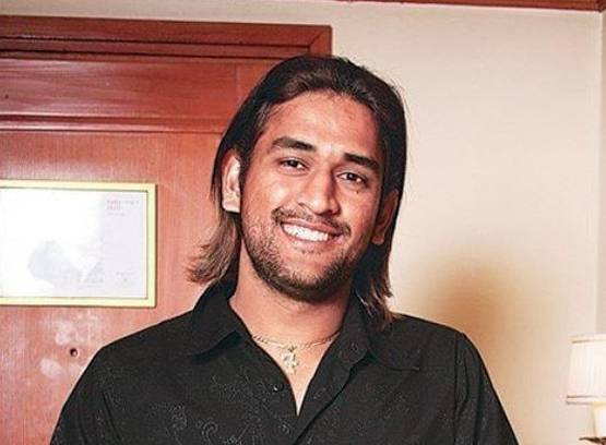 15 साल में यूं बदलता गया धोनी का लुक, PAK प्रेसिडेंट भी थे मुरीद