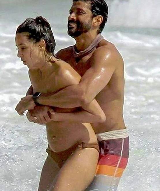 गर्लफ्रेंड संग फरहान अख्तर का हॉलिडे, दिखी रोमांटिक केमिस्ट्री