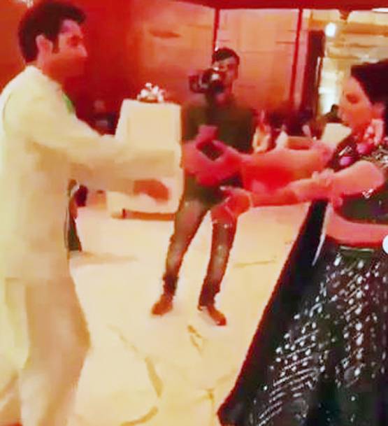 दिव्यांका त्रिपाठी के एक्स-बॉयफ्रेंड की मेहंदी सेरेमनी, सामने आईं तस्वीरें