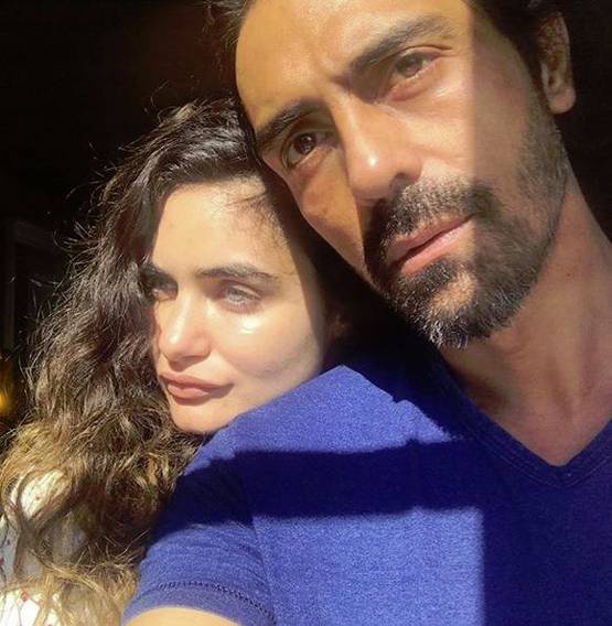 दोबारा पिता बनेंगे अर्जुन रामपाल, शेयर की गर्लफ्रेंड के बेबी बंप की फोटो