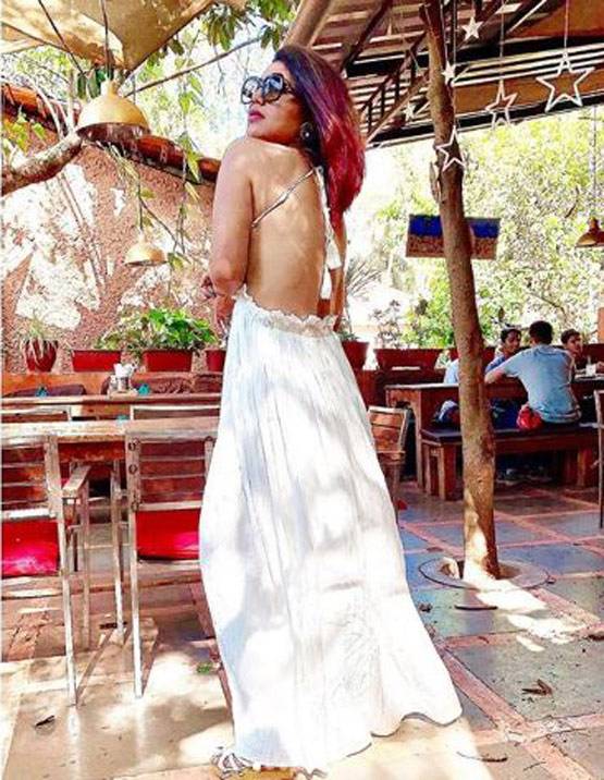 टीवी कपल का गोवा हॉलिडे, पति संग देबिना ने सेलिब्रेट किया बर्थडे