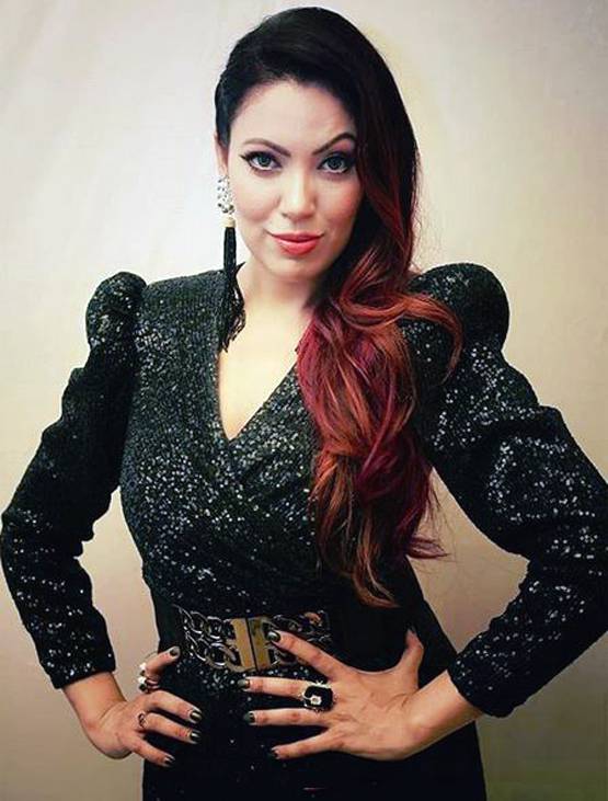 जब तारक मेहता की बबीता को मिलते हैं अश्लील मैसेज, ऐसे सिखाती हैं सबक