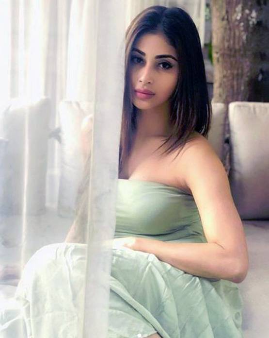 PHOTOS: गॉर्जियस ब्यूटी हैं मौनी रॉय, फोटोशूट में दिखा ग्लैमरस लुक