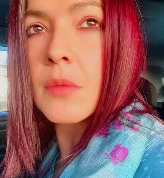 47 की उम्र में सेल्फीक्वीन हैं पूजा भट्ट, तस्वीरों में देखें लुक