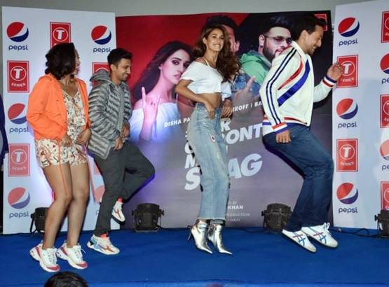 इवेंट में टाइगर-दिशा का जबरदस्त डांस, यूं दिखी केमिस्ट्री, PHOTOS