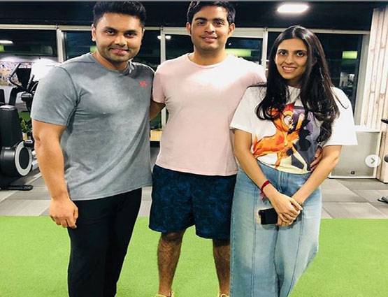 आकाश अंबानी-श्लोका जिम में दिखे साथ, लोगों ने कहा 'लवली कपल'
