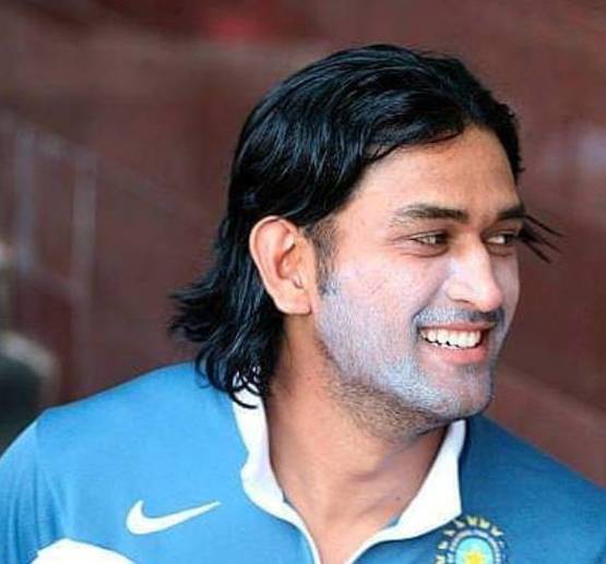 15 साल में यूं बदलता गया धोनी का लुक, PAK प्रेसिडेंट भी थे मुरीद