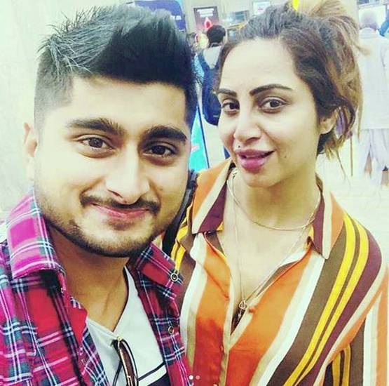 'पटियाला बेब्स' के सेट पर पहुंचे दीपक ठाकुर, स्टारकास्ट संग ली सेल्फी