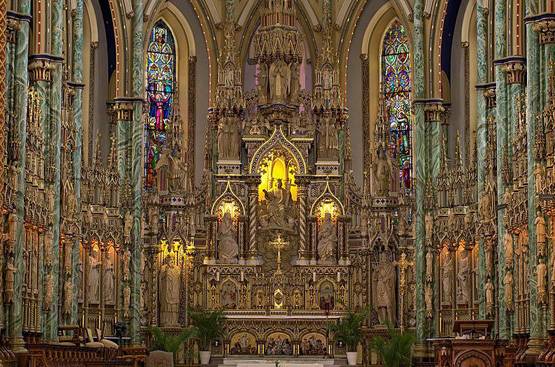 200 साल की मेहनत से तैयार हुआ था ये चर्च, आग ने किया खाक