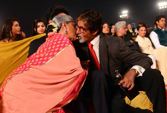 जया ने लिखी थी पति अमिताभ बच्चन की ये सुपरहिट फिल्म