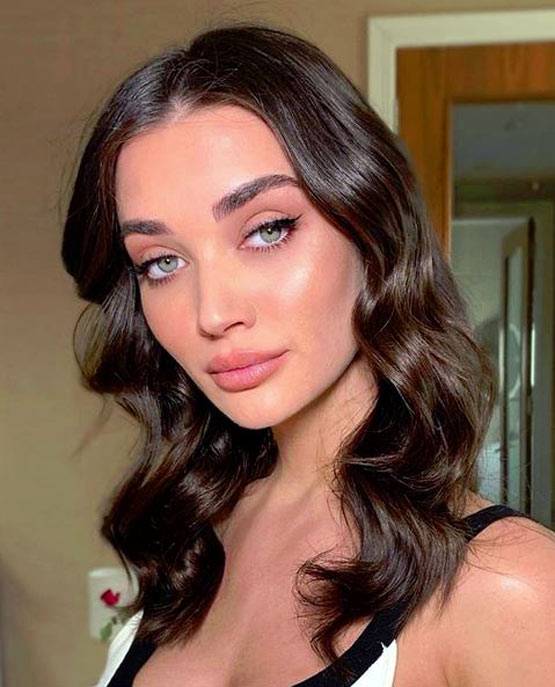 बॉयफ्रेंड संग इस अंदाज में नजर आईं एमी जैक्सन, दिख रहा बेबी बंप