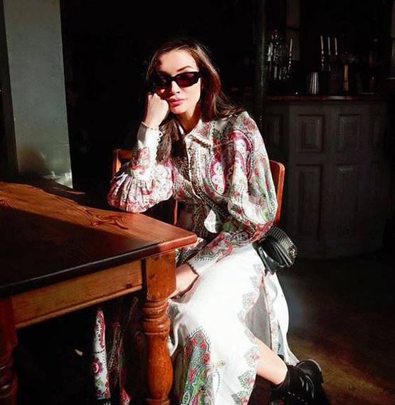 बॉयफ्रेंड संग इस अंदाज में नजर आईं एमी जैक्सन, दिख रहा बेबी बंप