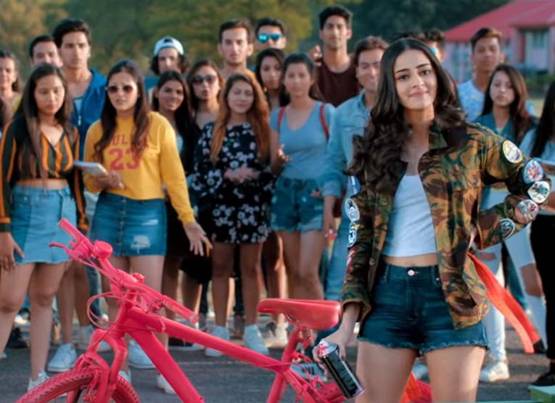 करण जौहर के कॉलेज का नया बैच, अनन्या पांडे को देखा क्या?