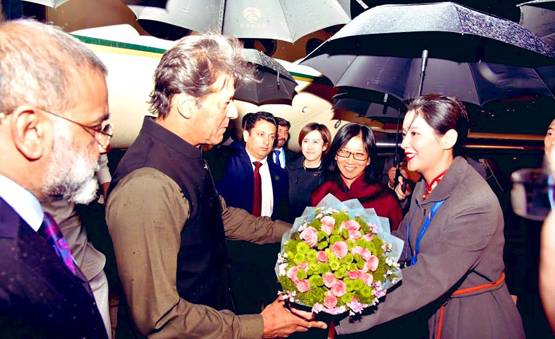 चीन में इमरान का मेयर ने किया स्वागत, जिल्लत पर भड़के पाकिस्तानी!